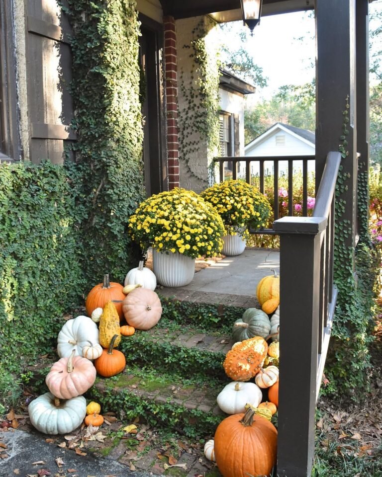 14 Fall Front Porch Ideas That Will Make Neighbors Stop and Stare