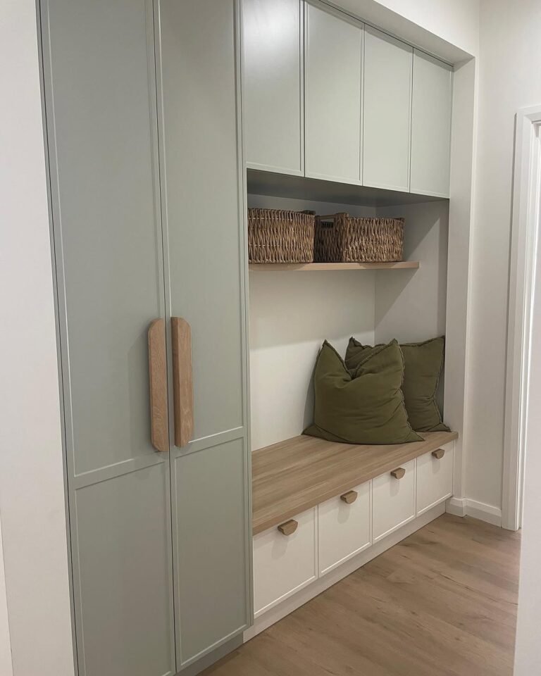 How to Plan the Perfect Mudroom Layout